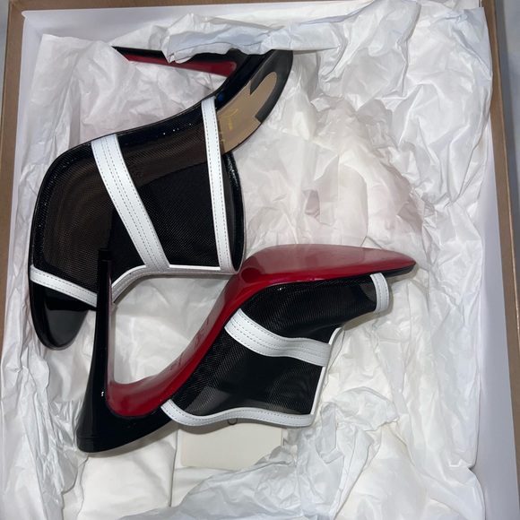 Cb heels new never worn - Picture 5 of 5